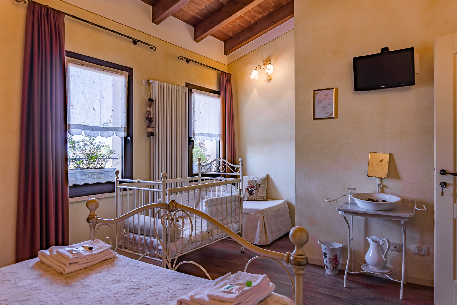 Bedroom of Farmhouse I Filari - Valeggio sul Mincio